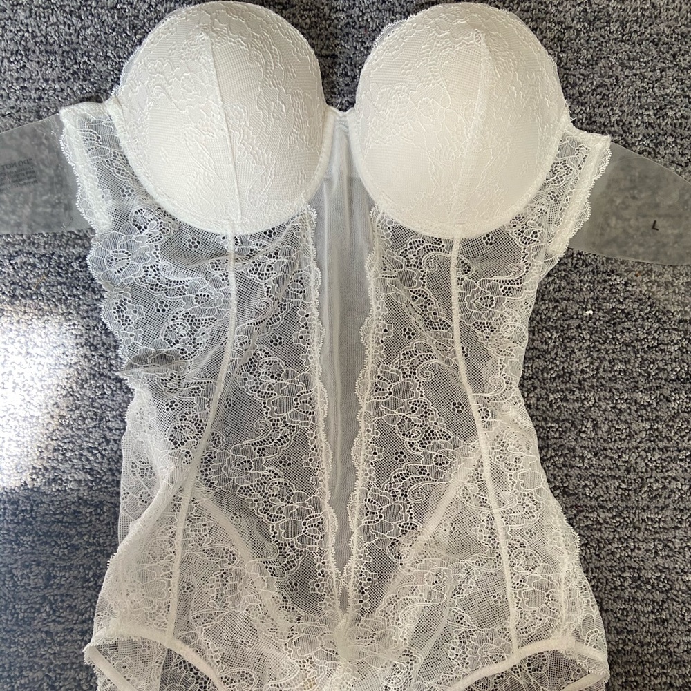 Fashion Forms Lace Backless Strapless Bodysuit